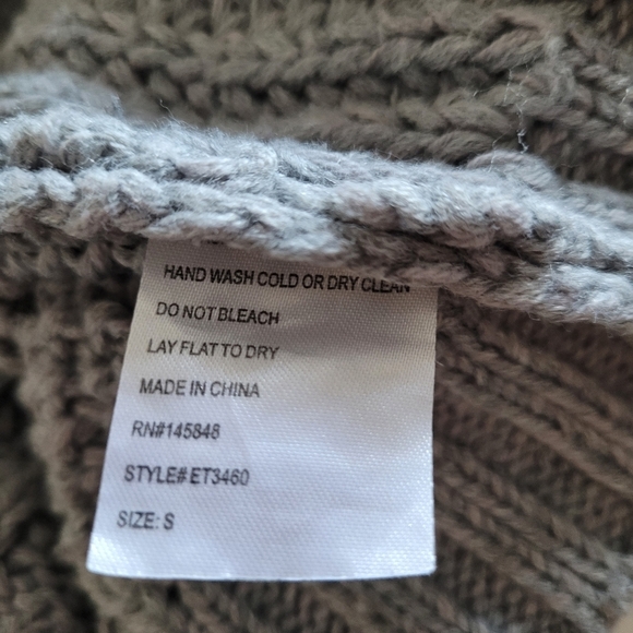 Everly gray cable knit fringe sweater - Picture 7 of 9